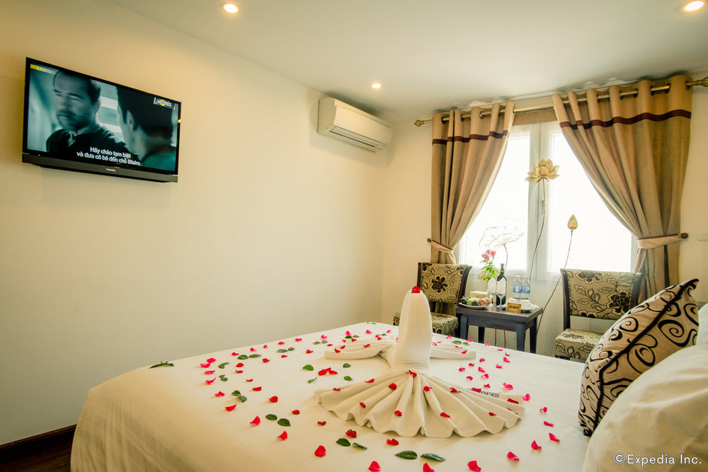 Serene Premier Hotel Ханой Экстерьер фото
