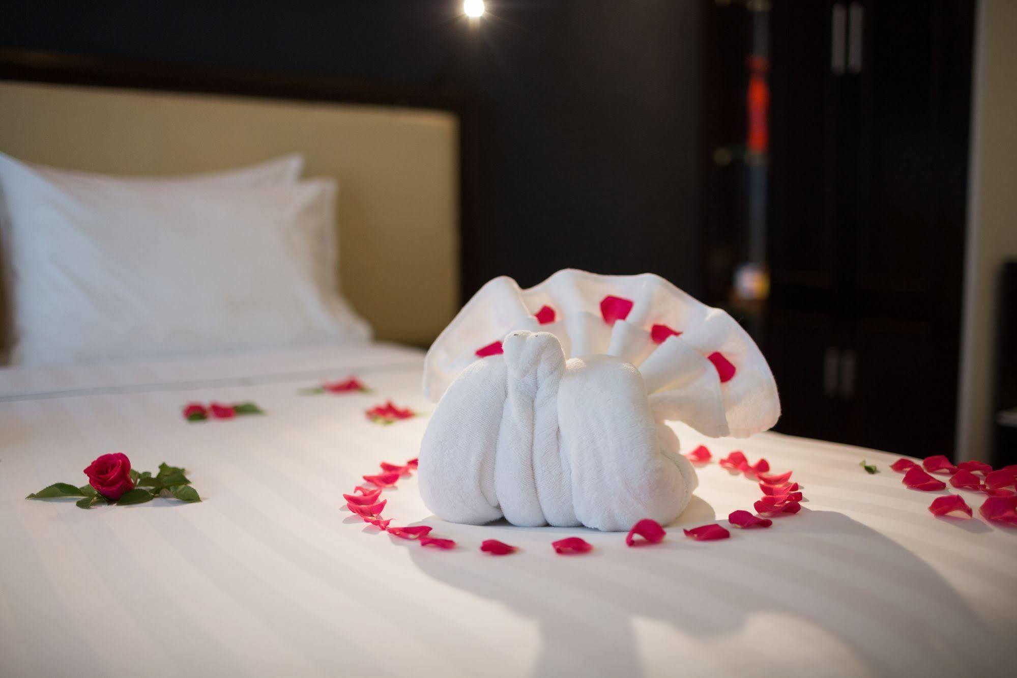 Serene Premier Hotel Ханой Экстерьер фото